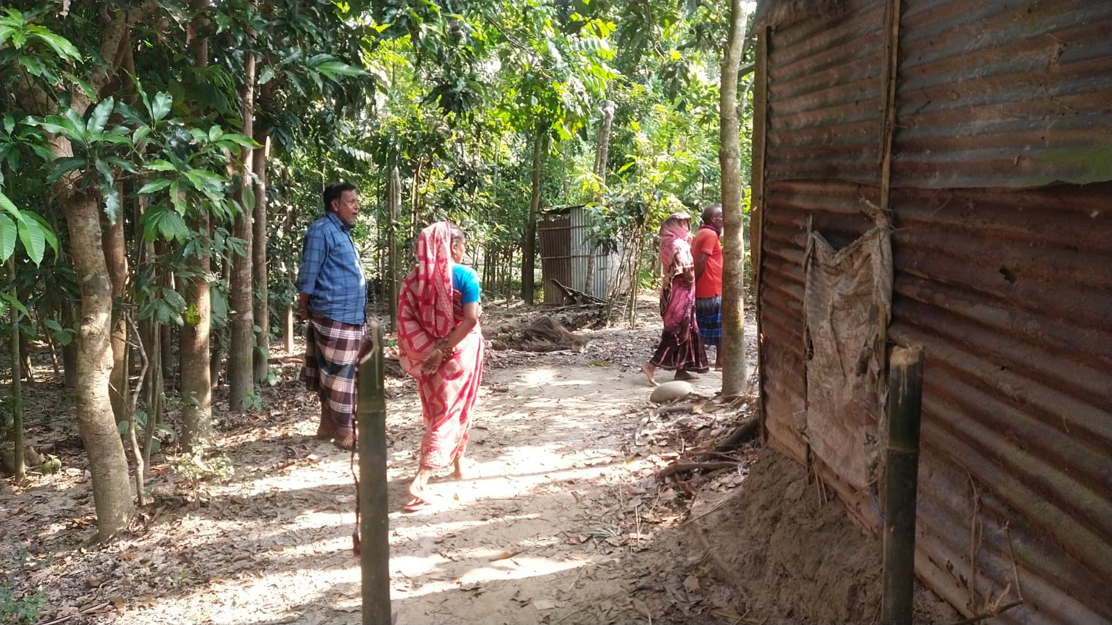 রাজনগরে রাস্তা নিয়ে বিরোদের জেরে উভয় পক্ষের সংঘর্ষে আহত ১০