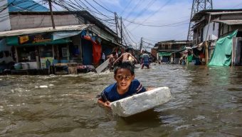 বিষয় জলবায়ু : ৩০০ বিলিয়ন ডলার পাবে দরিদ্র দেশগুলো