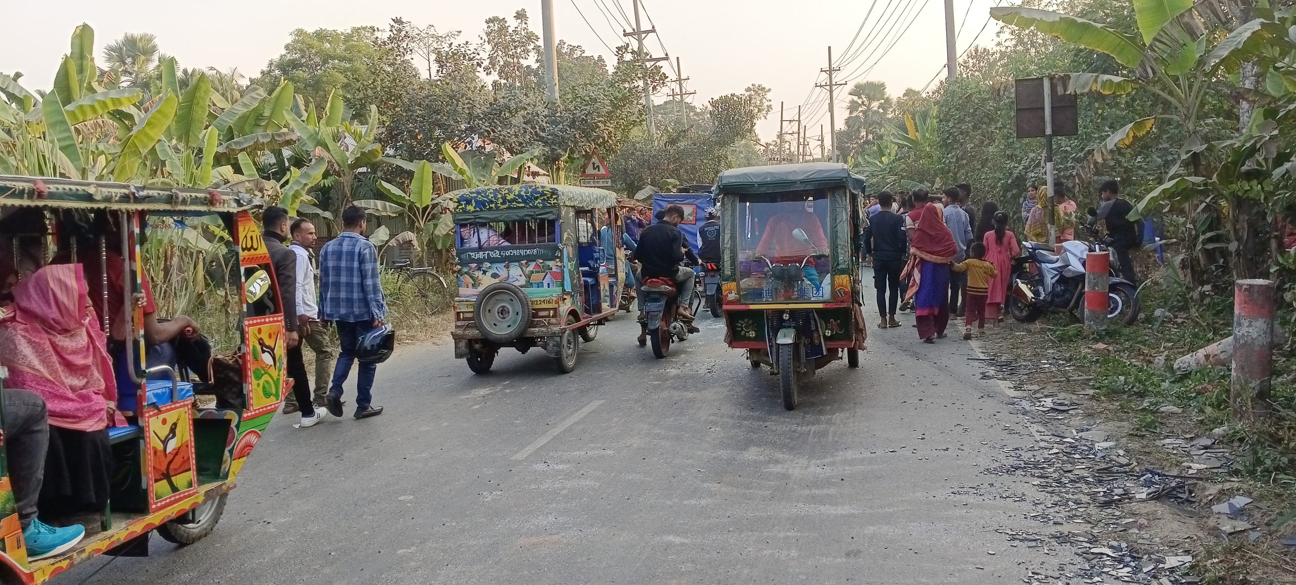 কাপাসিয়ায় সড়ক দুর্ঘটনায় প্রধান শিক্ষকের মৃত্যু 