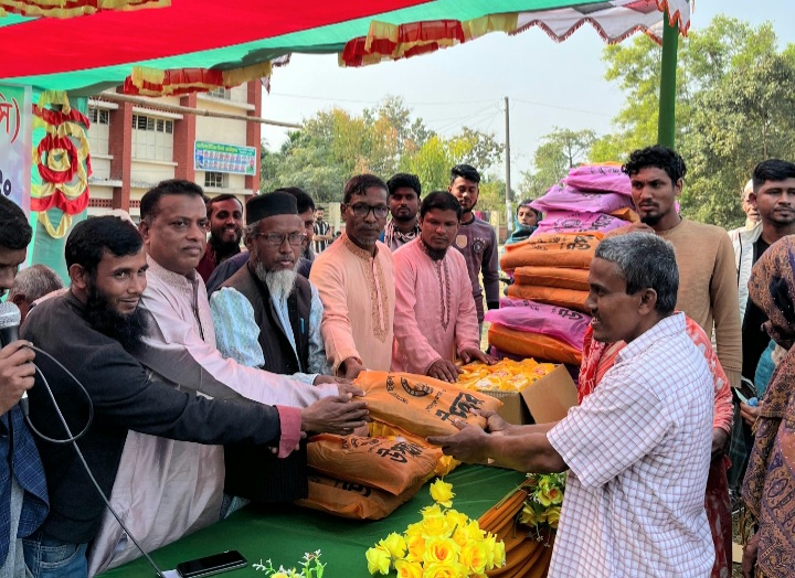 সুবিধা বঞ্চিত শীতার্তদের পাশে দাঁড়ানো আমাদের নৈতিক দায়িত্ব- হাজী তাজরুল ইসলাম