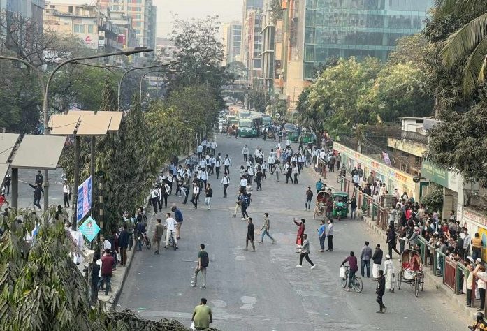 সিটি ও আইডিয়াল কলেজ শিক্ষার্থীদের সংঘর্ষ , আহত ৩