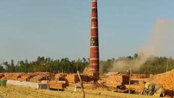 লোহাগাড়ায় অবৈধ ইটভাটায় উচ্ছেদ অভিযান