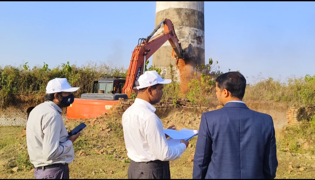 জুড়ীতে সাবেক উপজেলা চেয়ারম্যানের ইটভাটা গুড়িয়ে দিয়েছে প্রশাসন